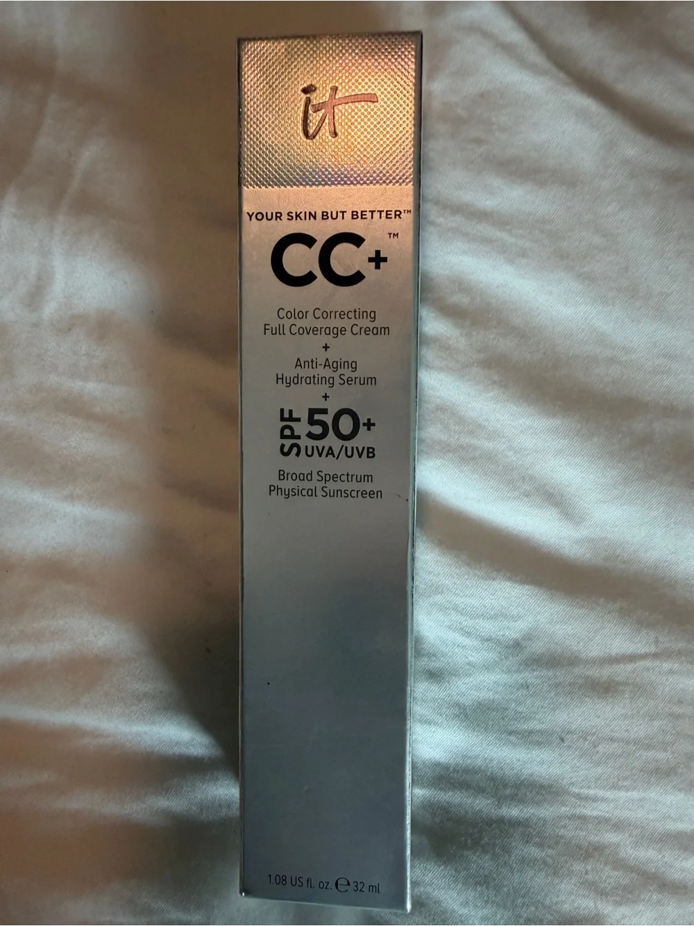 it cosmetics CC cream. New in Box. Neutral Medium